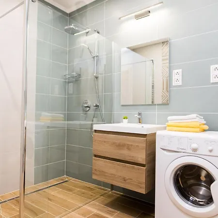 King Suites With Private Garage Apartment *