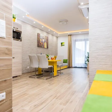King Suites With Private Garage Apartment *