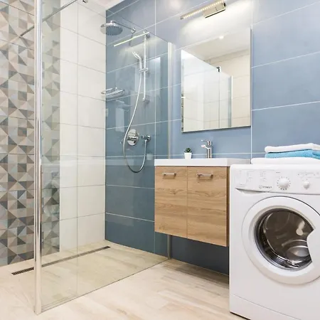 King Suites With Private Garage *