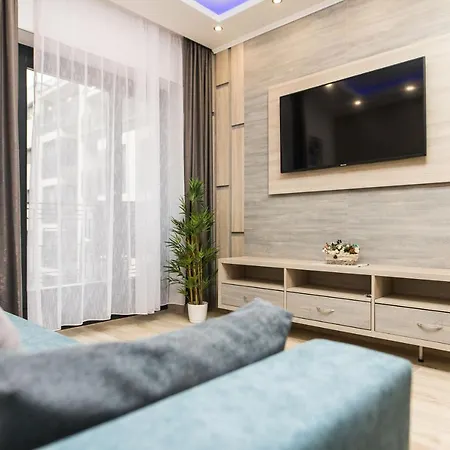 King Suites With Private Garage Апартаменты *