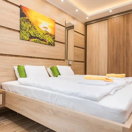 Διαμέρισμα King Suites With Private Garage
