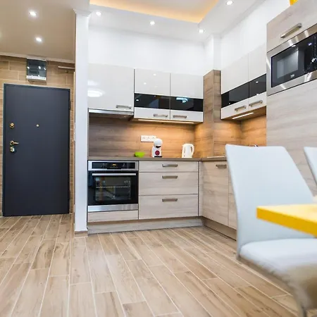 King Suites With Private Garage Διαμέρισμα